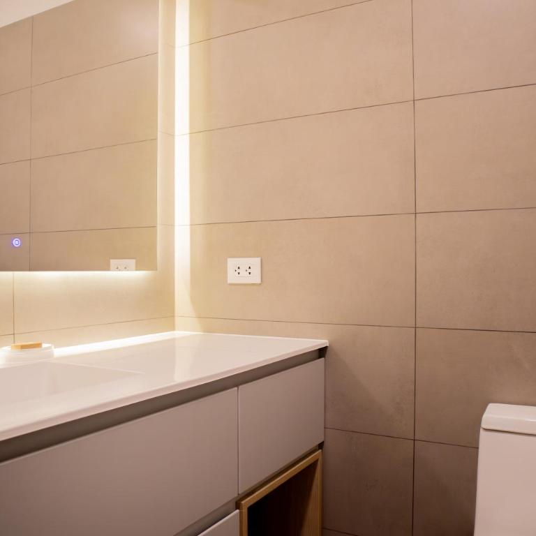 Fanning Suits by Wynwood House - Two-Room Apartment - 6