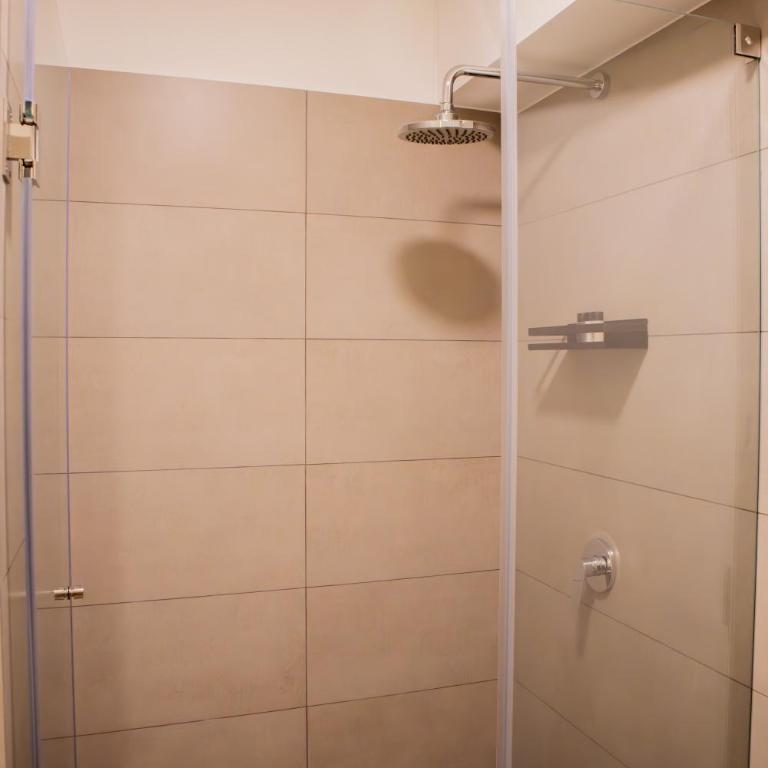 Fanning Suits by Wynwood House - Two-Room Apartment - 9