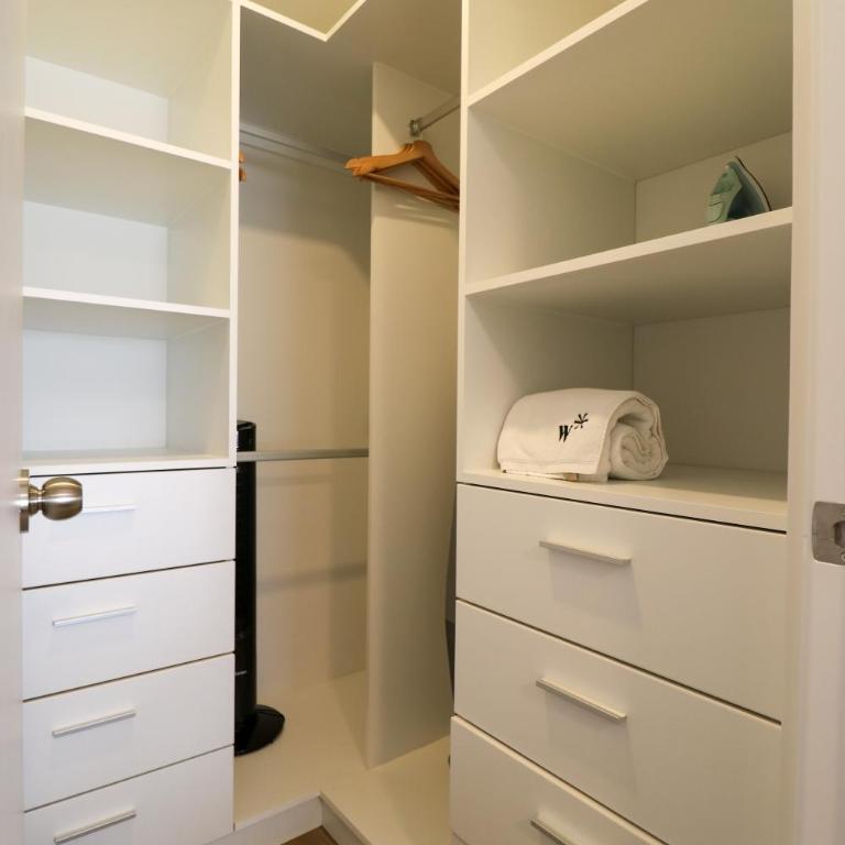 Fanning Suits by Wynwood House - Two-Bedroom Deluxe Apartment - 12