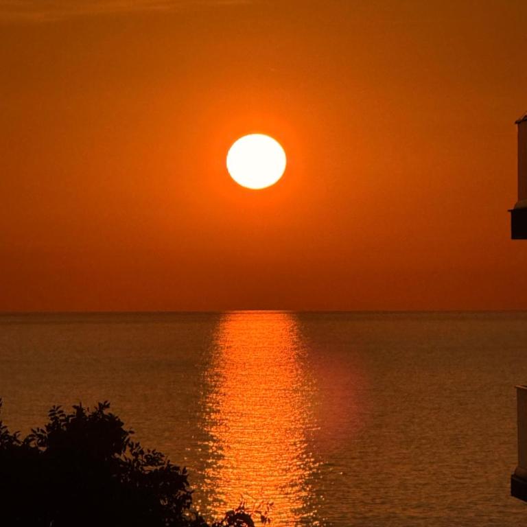 Vista Mare Apartment - Two-Bedroom Apartment - 19