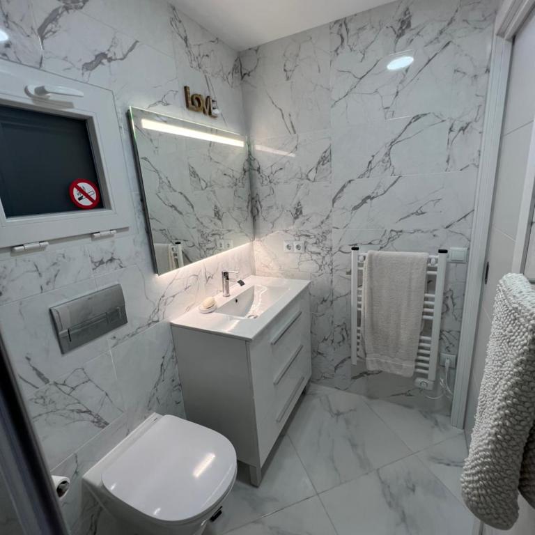 BENILOVE2 -appartement traversant et lumineux à LEVANTE Parking gratuit - One-Bedroom Apartment with Terrace - 22