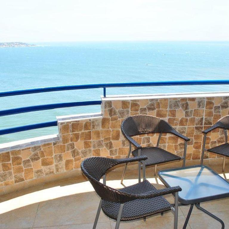 Vilma Luxury Rentals cartagena frente al mar - Three-Bedroom Apartment - 11