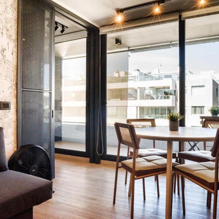 Prime 1BR Flat in Las Condes with Private Parking - Apartment - 1