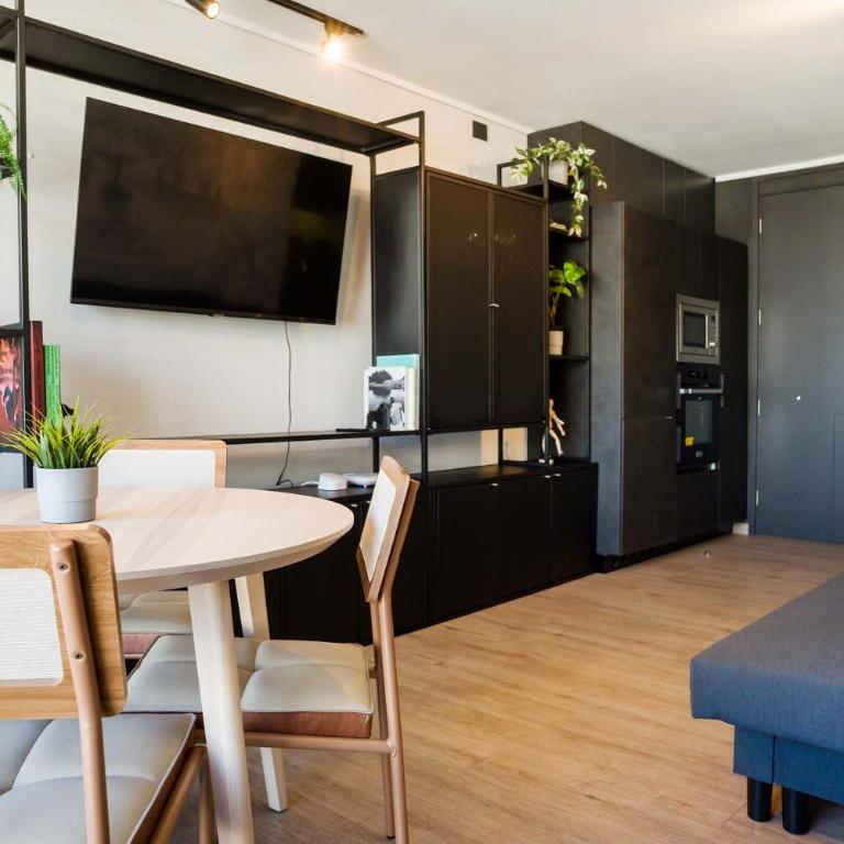 Prime 1BR Flat in Las Condes with Private Parking - Apartment - 3