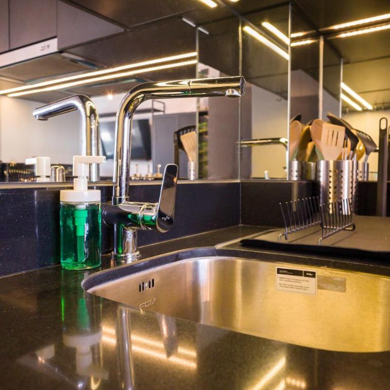Prime 1BR Flat in Las Condes with Private Parking - Apartment - 10