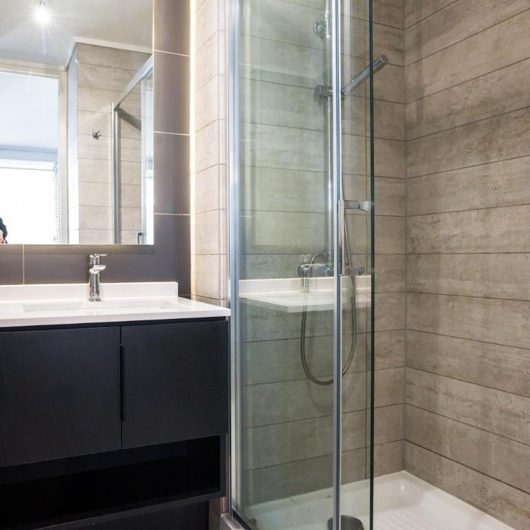 Prime 1BR Flat in Las Condes with Private Parking - Apartment - 18