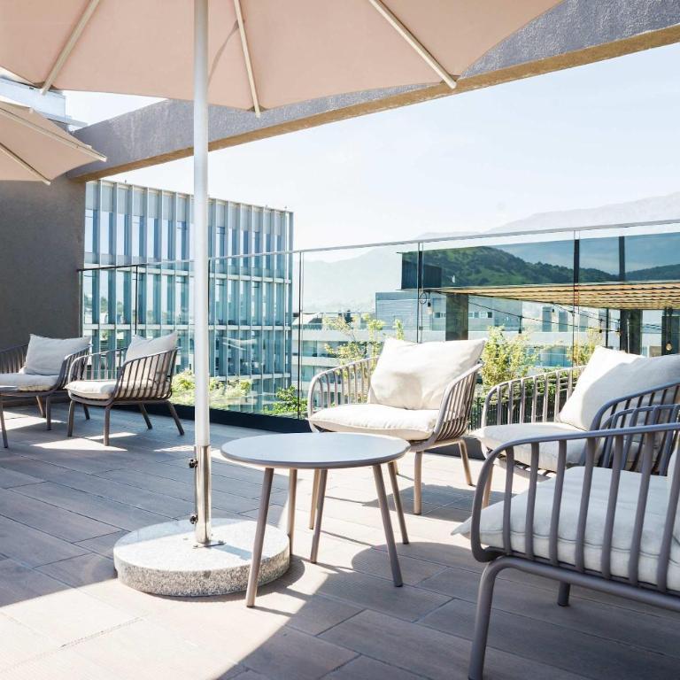 Prime 1BR Flat in Las Condes with Private Parking - Apartment - 30