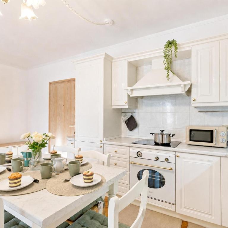 Riva's Garden Home - Happy Rentals - Apartment - 4