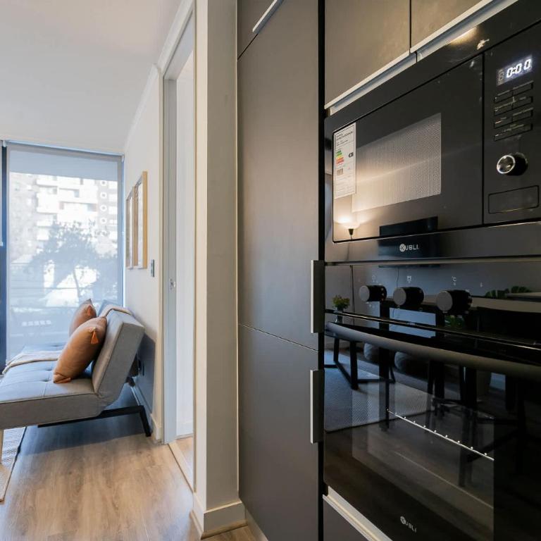 Modern 1BR Flat in Prime Location Ricardo Lyon - Apartment - 9