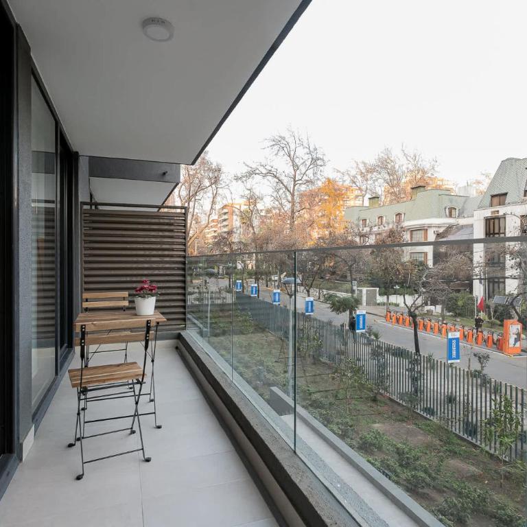 Modern 1BR Flat in Prime Location Ricardo Lyon - Apartment - 10