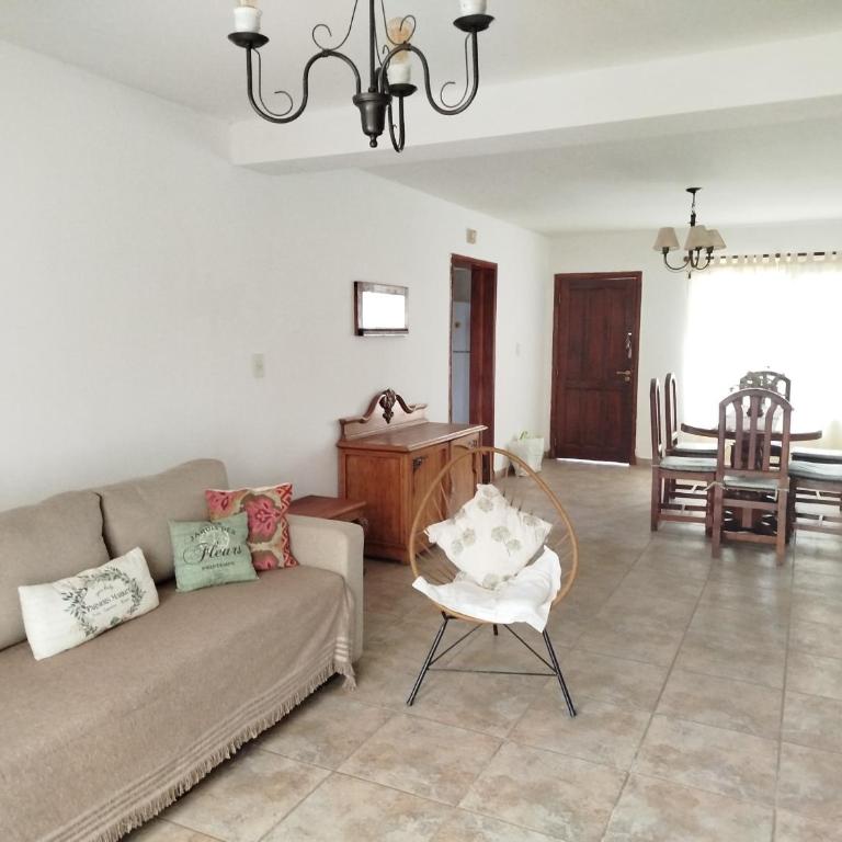 Amaryllis - Three-Bedroom House - 36