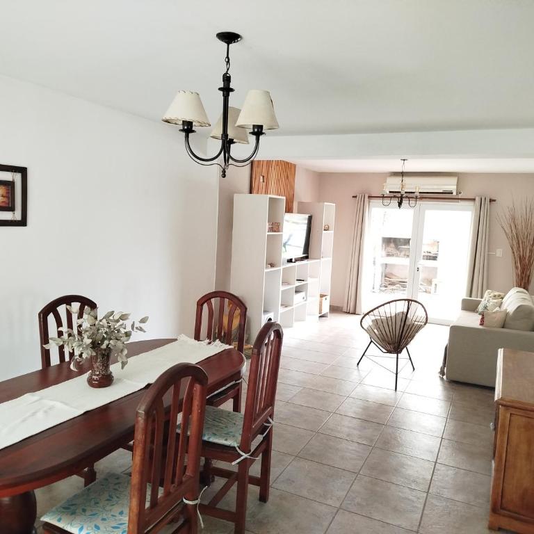 Amaryllis - Three-Bedroom House - 40