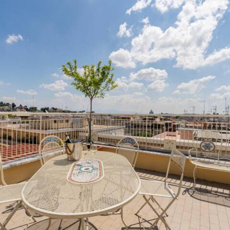 Terrazze panoramiche e vista sul vaticano - Camera Matrimoniale con Bagno Privato - 6