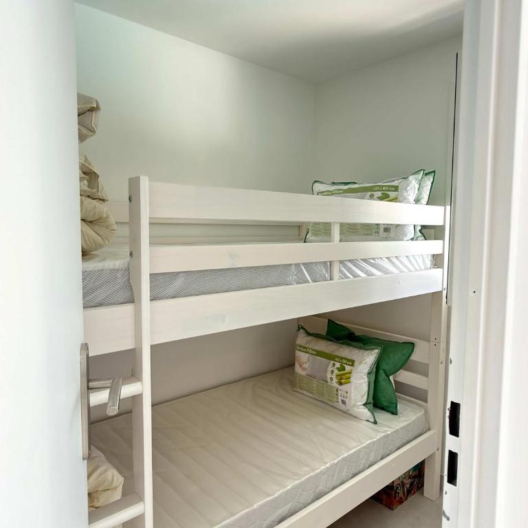 Charming apartment near the beach with pool and parking - Apartment - 8
