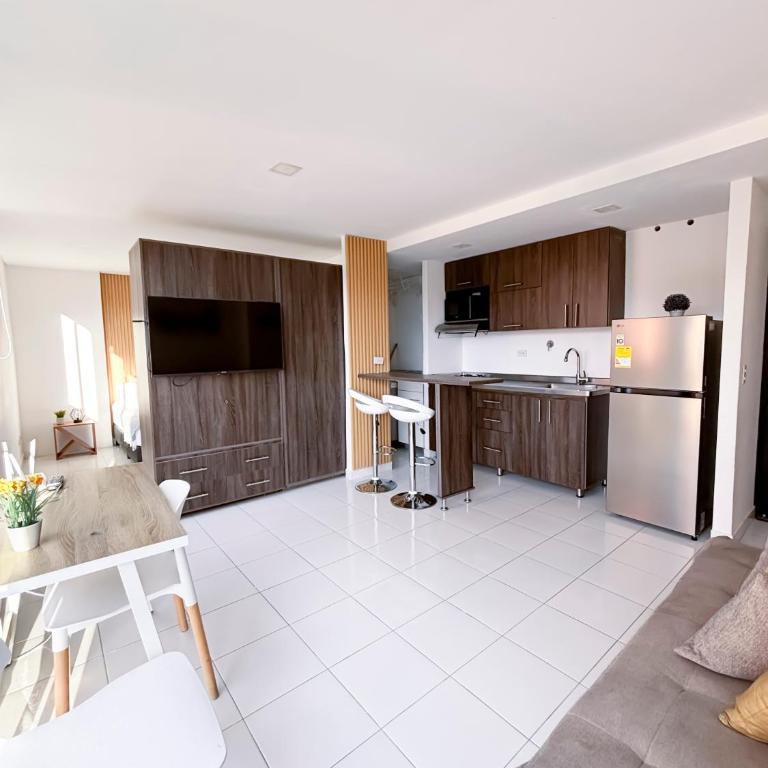 Modern Loft Near The Tesoro Mall - One-Bedroom Apartment - 5
