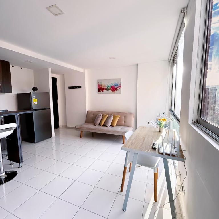 Modern Loft Near The Tesoro Mall - One-Bedroom Apartment - 3