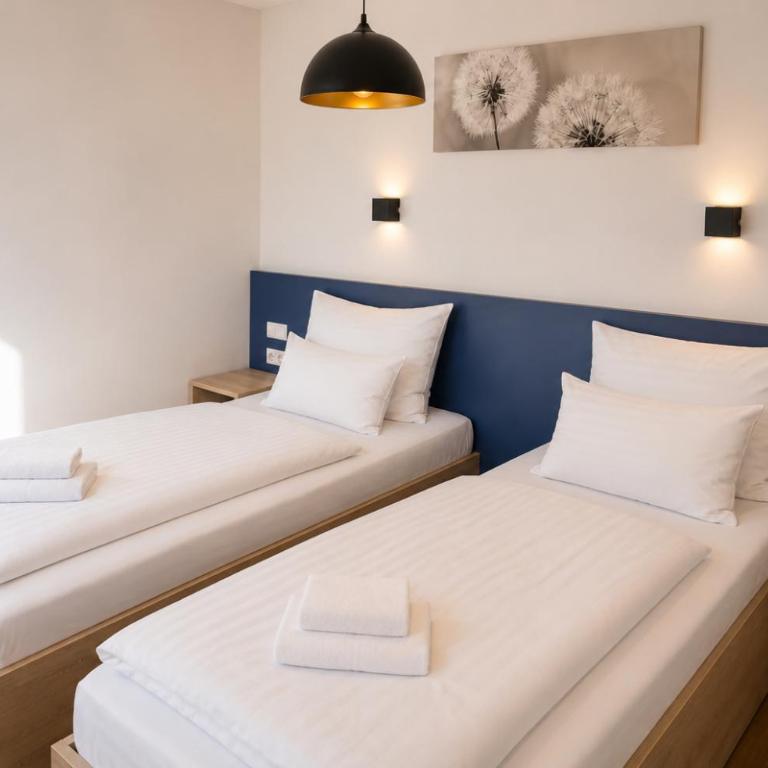 Hotel Central Nürnberg Hauptbahnhof - Vierbettzimmer - 4