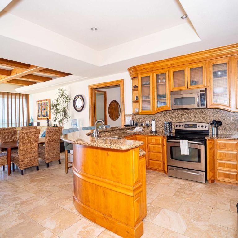 Beachfront Luxury at Tessoro 3BR Sleeps 8 - Apartamento - 2