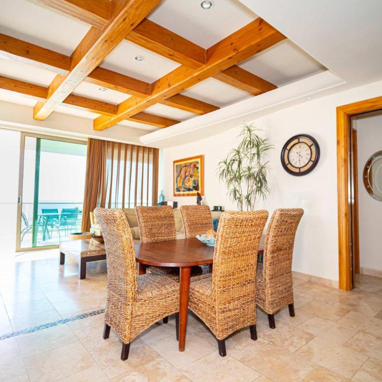 Beachfront Luxury at Tessoro 3BR Sleeps 8 - Apartamento - 4