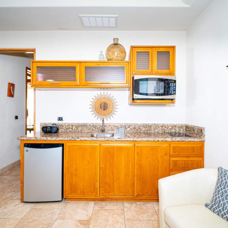 Beachfront Luxury at Tessoro 3BR Sleeps 8 - Apartamento - 50