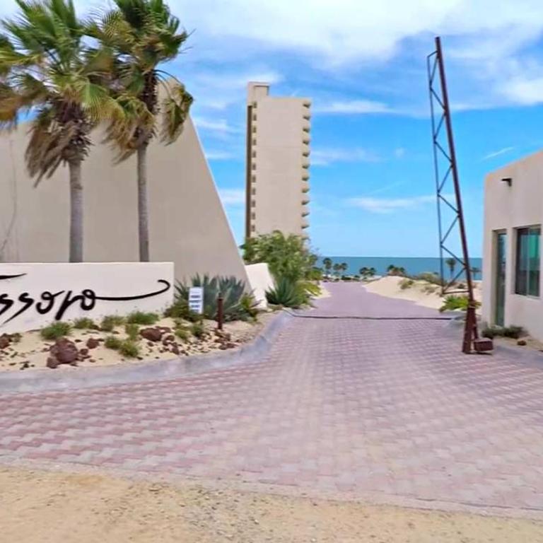 Beachfront Luxury at Tessoro 3BR Sleeps 8 - Apartamento - 57
