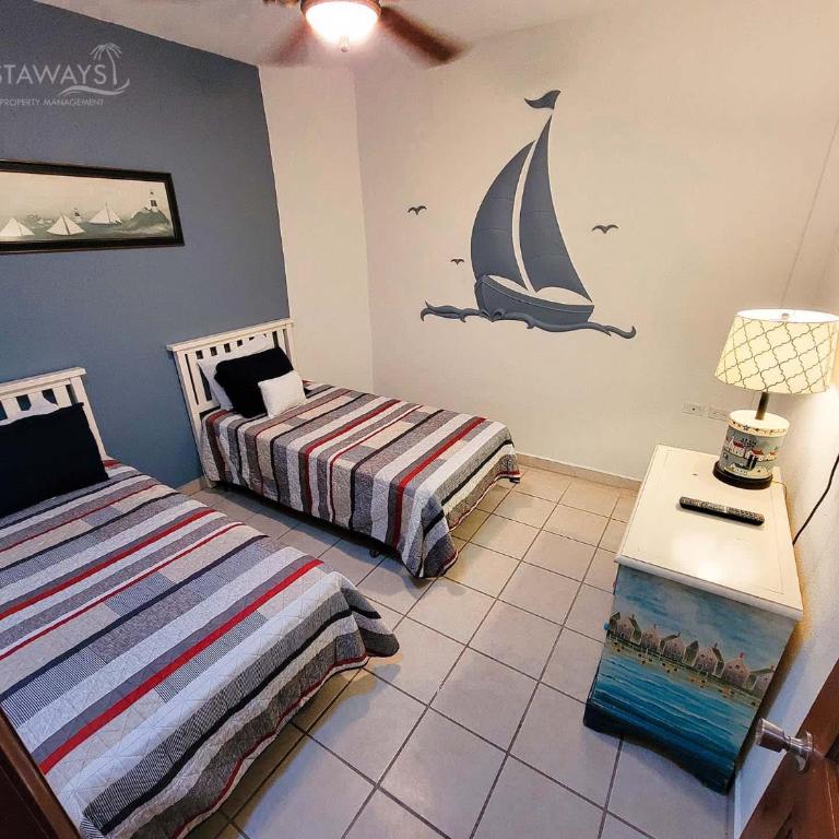 Family Condo Sea View Sleeps 11 Pool & Spa - Apartamento - 10