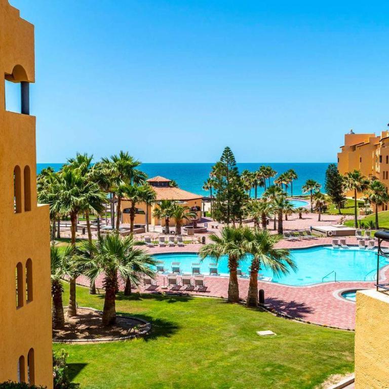 Beachfront Condo 2BR Sleeps 4 Pools & Hot Tubs - Apartamento - 3