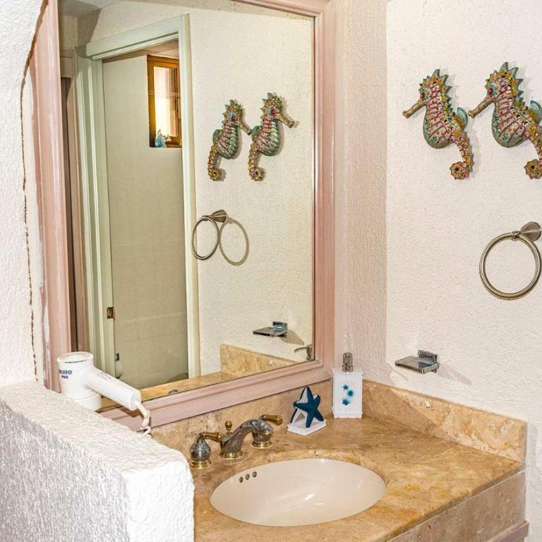 Beachfront Condo 2BR Sleeps 4 Pools & Hot Tubs - Apartamento - 6