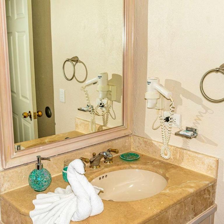 Beachfront Condo 2BR Sleeps 4 Pools & Hot Tubs - Apartamento - 11