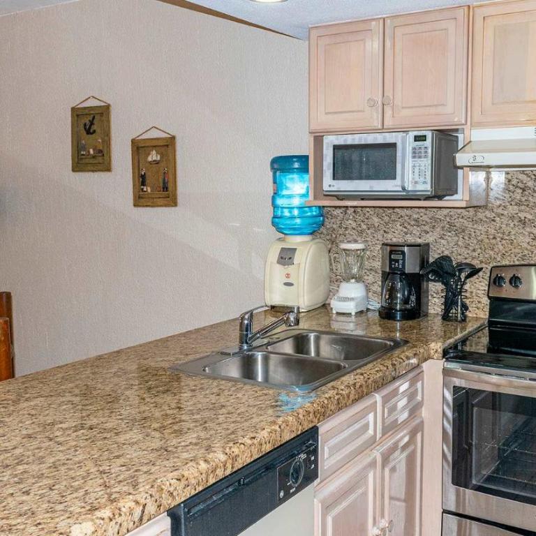 Beachfront Condo 2BR Sleeps 4 Pools & Hot Tubs - Apartamento - 13