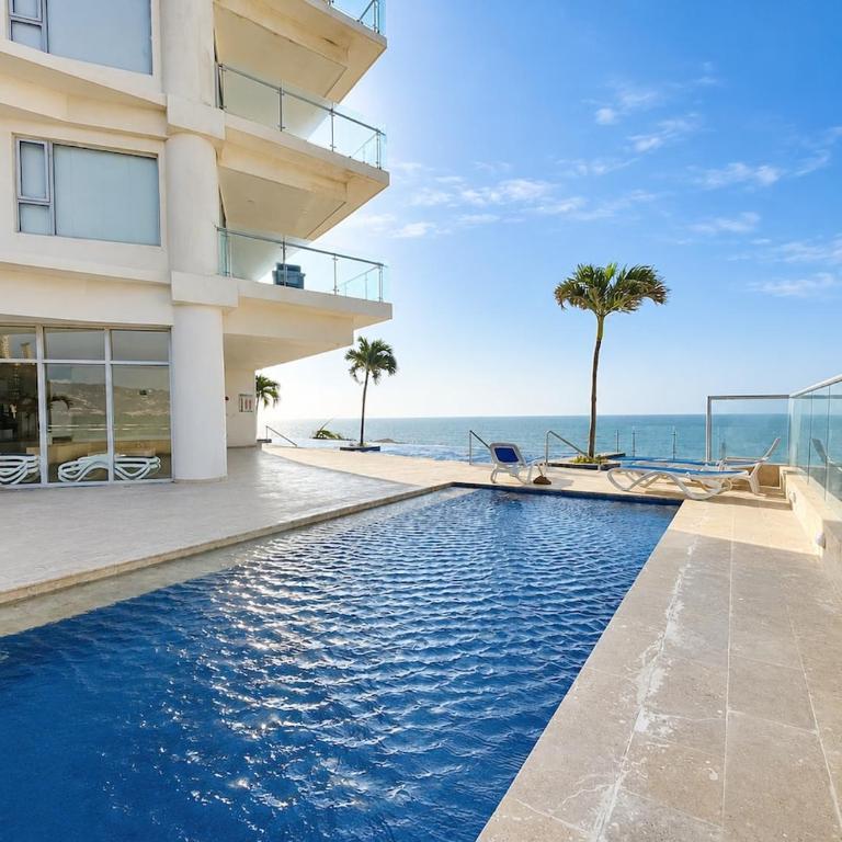 Beachfront Jacuzzi Pool Sauna Gym - Two-Bedroom Apartment with Balcony and Sea View - 29