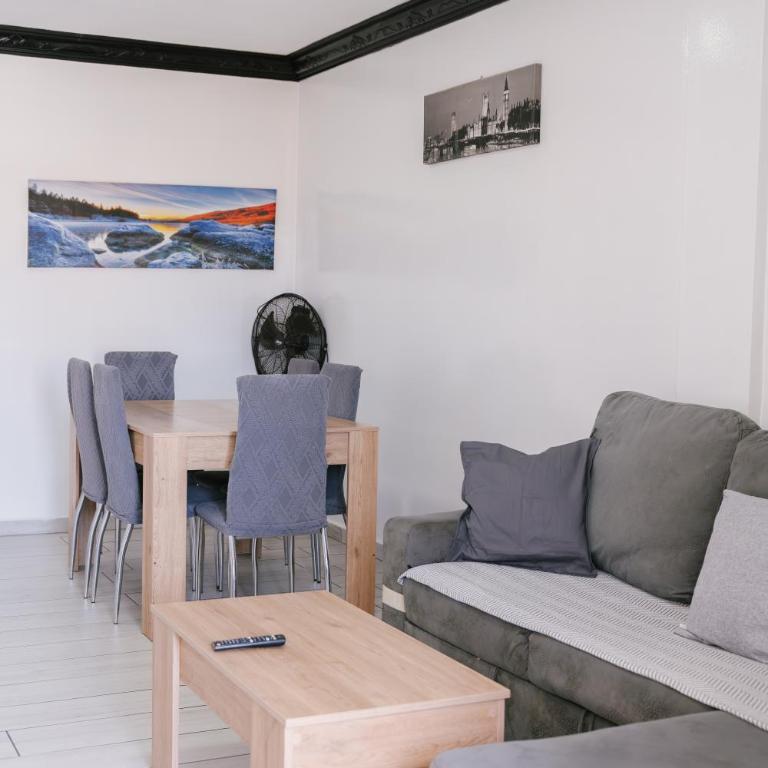 Apartamento Plaza El Molino - Two-Bedroom Apartment - 59