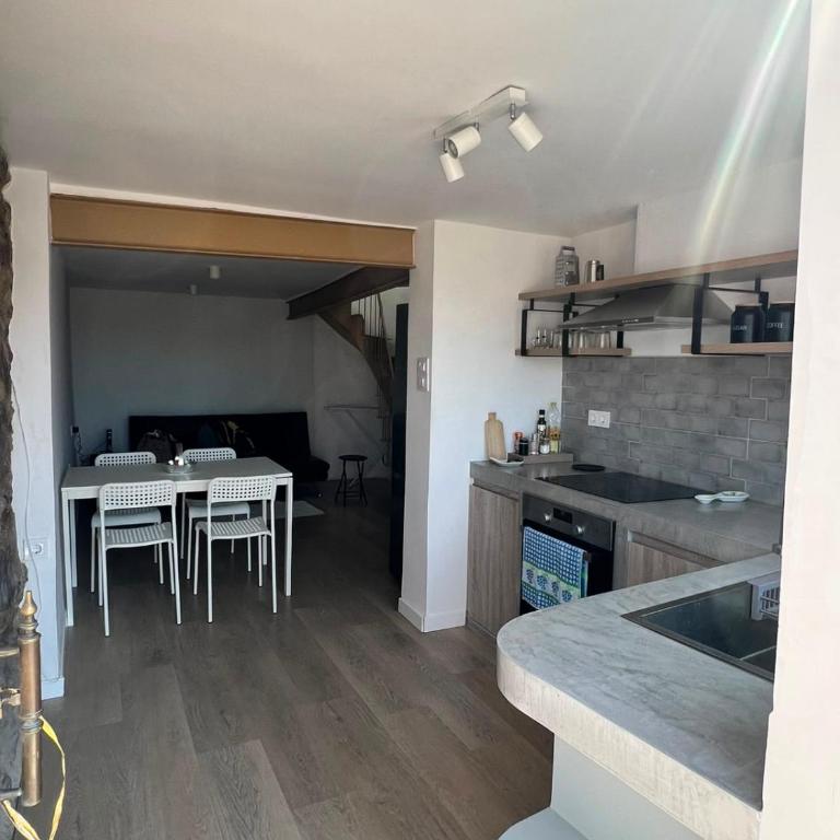 casa roris - Two-Bedroom House - 10