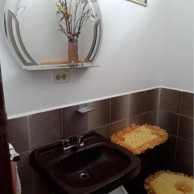 Alojamiento Rosales - Three-Bedroom Apartment - 4