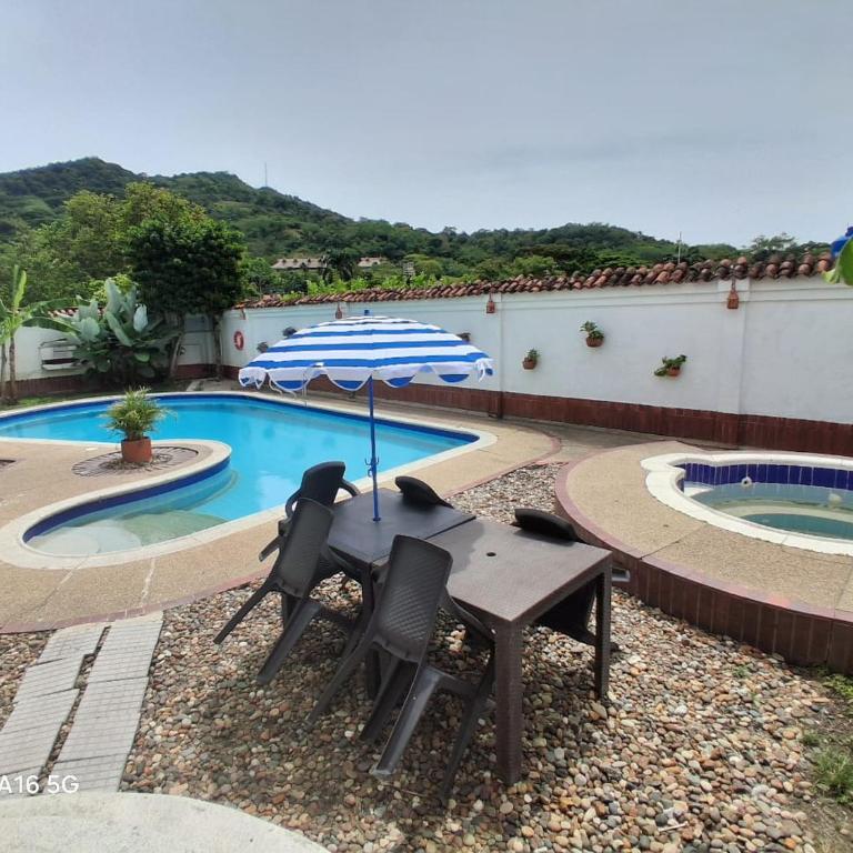 Casa Campestre Los Ángeles en Villeta, Comodidad y Privacidad - Casa - 2