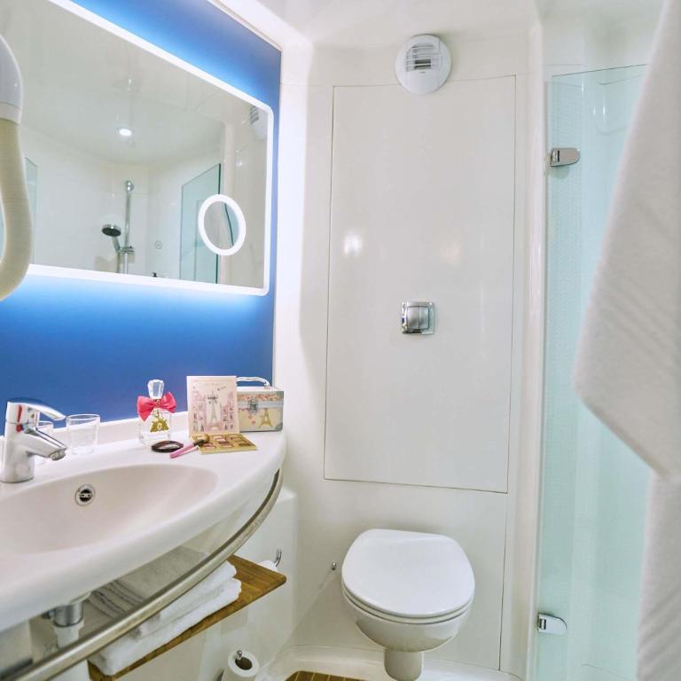 Ibis Sarlat Centre - Chambre Standard avec 1 Lit Double et 1 Lit Simple - 10
