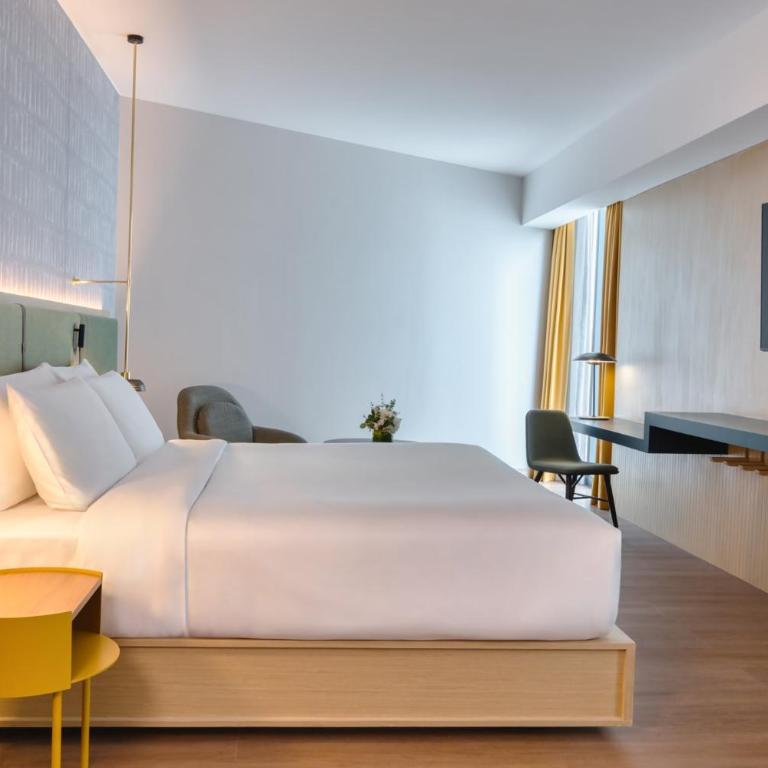Hotel Indigo Lima Miraflores by IHG - One-Bedroom Corner King Suite - 1