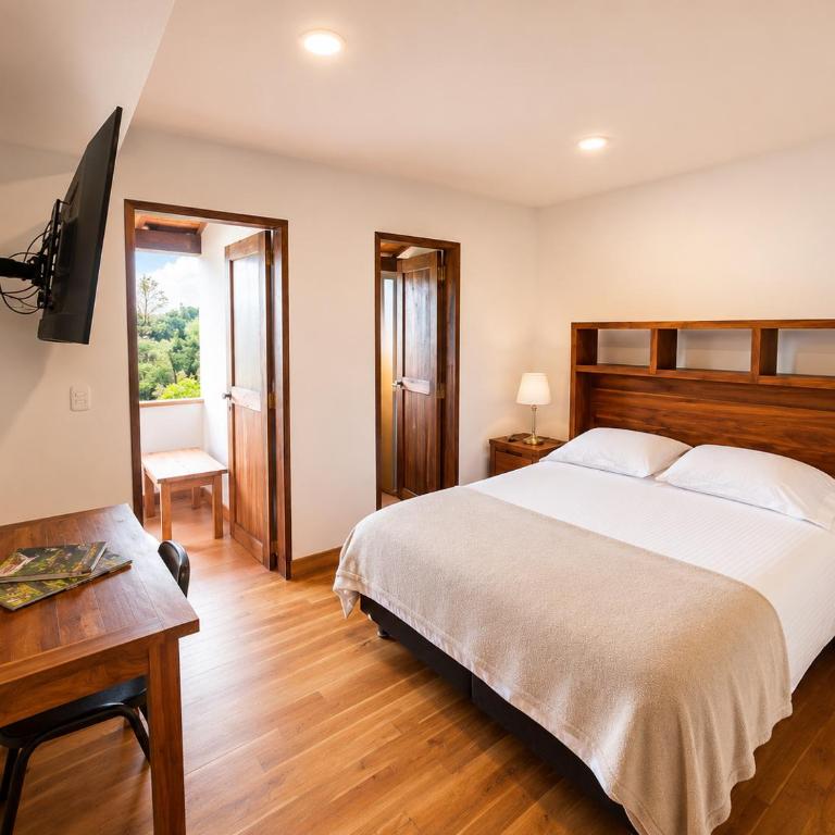 Hotel Campestre Refugio Ecuestre Rionegro - Habitación Doble Deluxe con balcón - 3