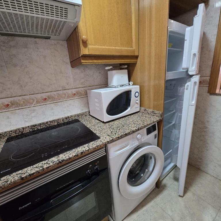 Bahia Park Apto A un Paso Del Mar Bahia ORO - Apartamento de 3 dormitorios - 63