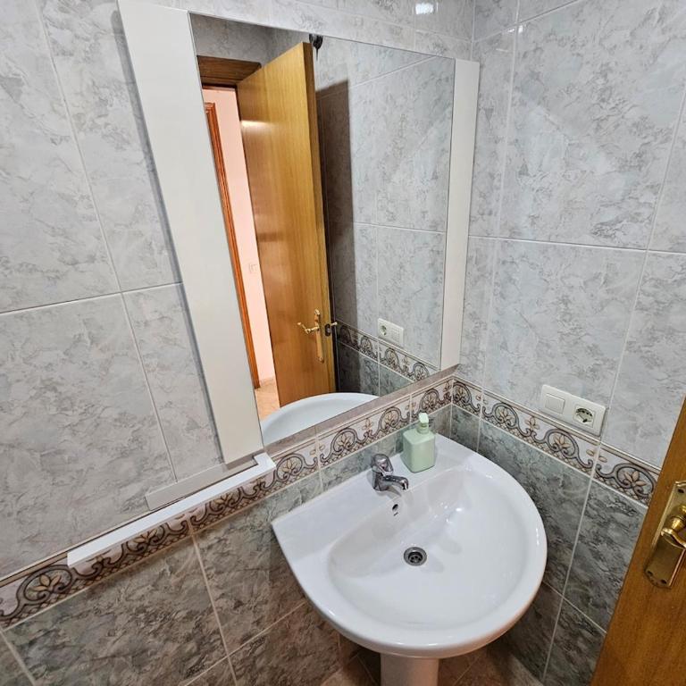 Bahia Park Apto A un Paso Del Mar Bahia ORO - Apartamento de 3 dormitorios - 74