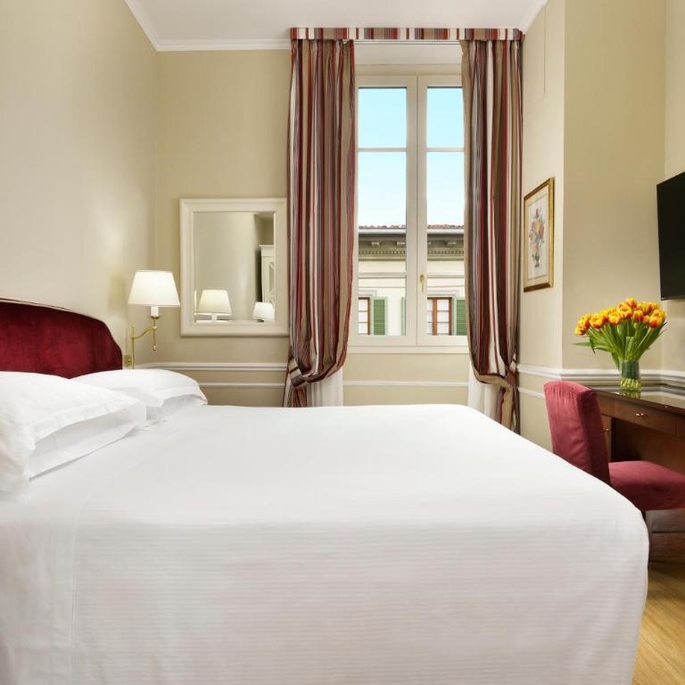 FH55 Hotel Calzaiuoli - Classic Double or Twin Room with City View - 9