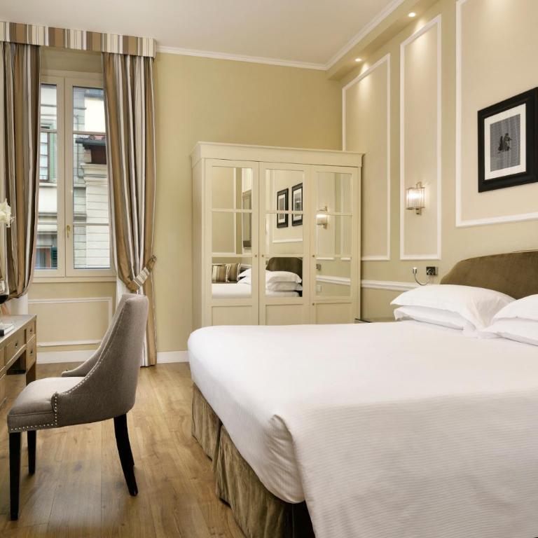 FH55 Hotel Calzaiuoli - Deluxe Double or Twin Room with City View - 10