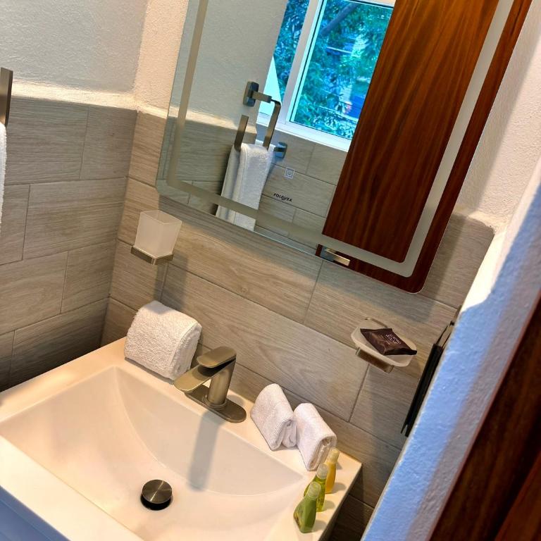 Hegel 215 Bed & Breakfast Boutique - Deluxe Doppelzimmer mit Balkon - 12