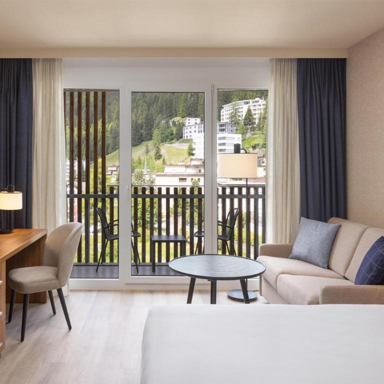 Hilton Garden Inn Davos - Familienzimmer mit Queensize-Bett und Schlafsofa - 11