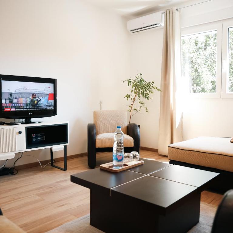 Anna Apartment, Stylish One-Bedroom with Large Balcony and Parking - Apartment mit 1 Schlafzimmer - 9