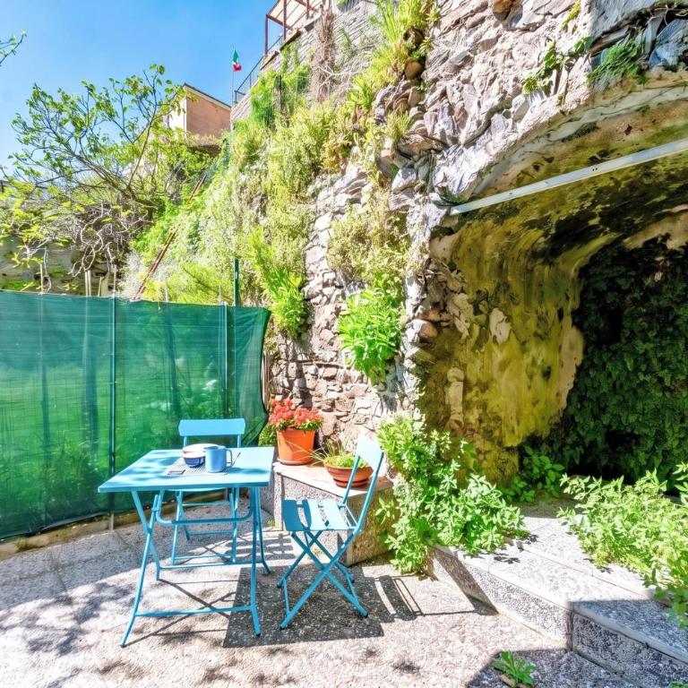 Vernazza Apartments - Two Bedroom Apartment 1 - 11