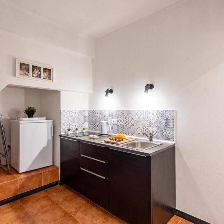 Vernazza Apartments - Two Bedroom Apartment 1 - 20