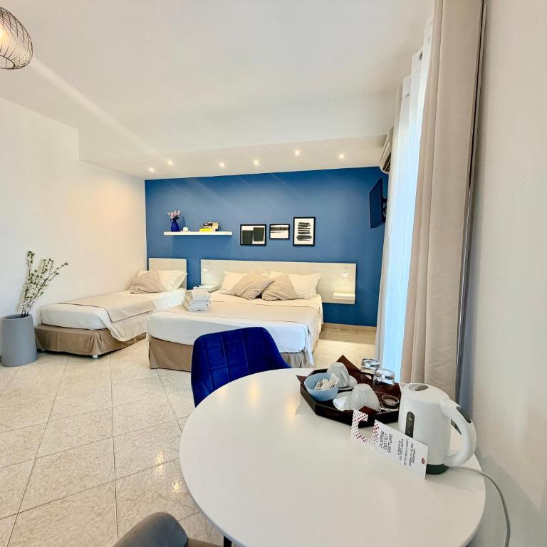 Ma&Mi Guest House - Camera Tripla con Balcone e Vista Mare - 11
