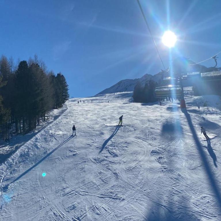SOMMERFRISCHE TSCHENGLS Ein ganzes historisches Ferienhaus für euch in SÜDTIROL Urlaub im ruhigen Bergdorf Tschengls im Vinschgau mit Weitblick und Gartenterrasse ideal für Kleingruppen Familien mit Hund - Apartamento de 3 dormitorios - 44