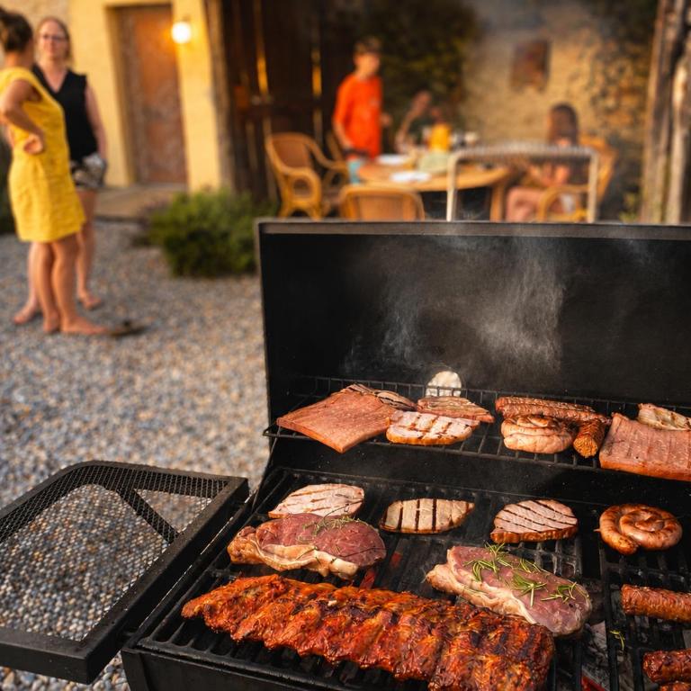 SOMMERFRISCHE TSCHENGLS Ein ganzes historisches Ferienhaus für euch in SÜDTIROL Urlaub im ruhigen Bergdorf Tschengls im Vinschgau mit Weitblick und Gartenterrasse ideal für Kleingruppen Familien mit Hund - Apartamento de 3 dormitorios - 6